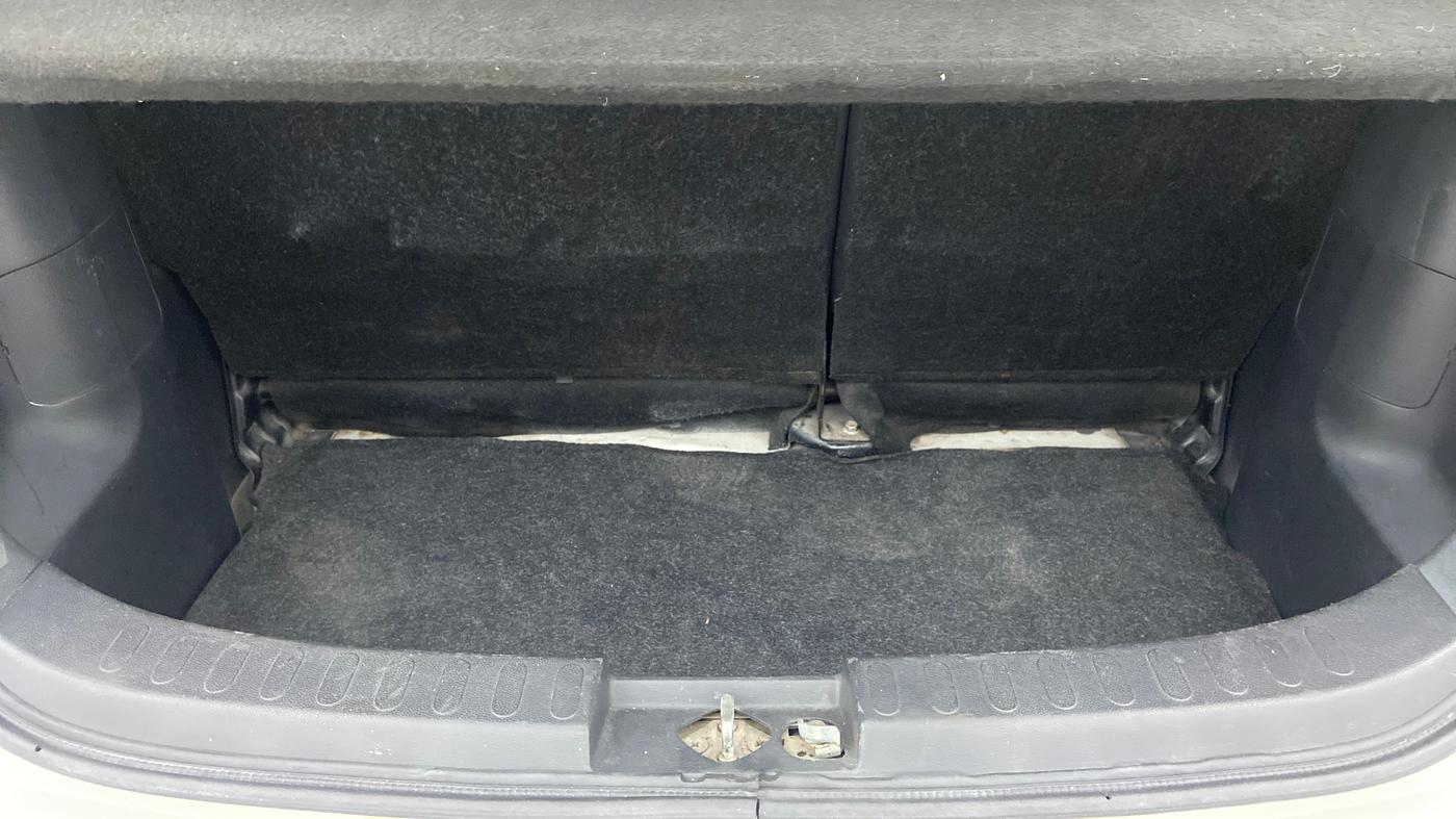 2013 Maruti Ritz VDI, Diesel, Manual, 58,094 km, Boot Inside