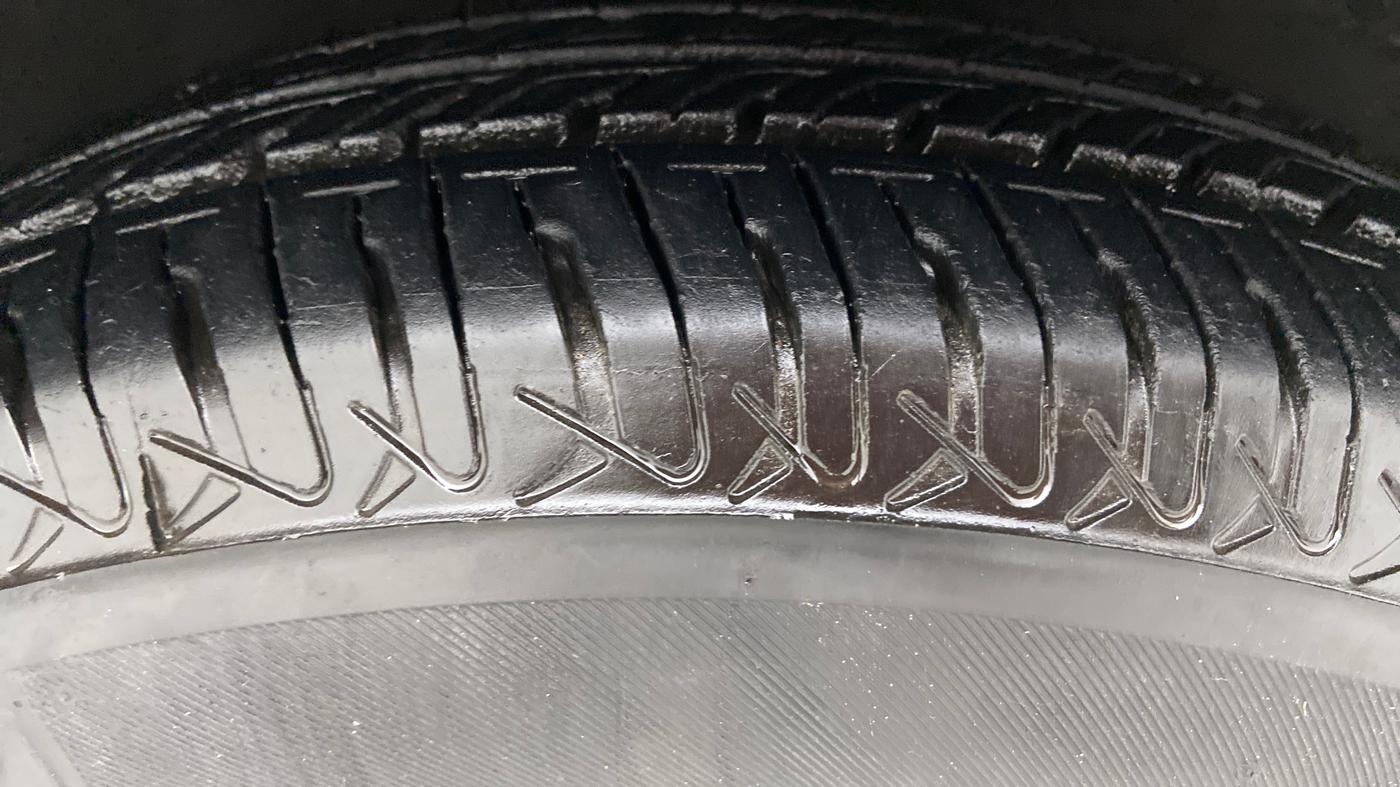 2013 Maruti Ritz VDI, Diesel, Manual, 58,094 km, Right Front Tyre Tread