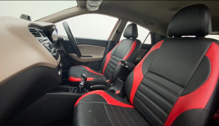 2014 Hyundai Elite i20 SPORTZ 1.4 CRDI, Diesel, Manual, 76,697 km, Right Side Front Door Cabin