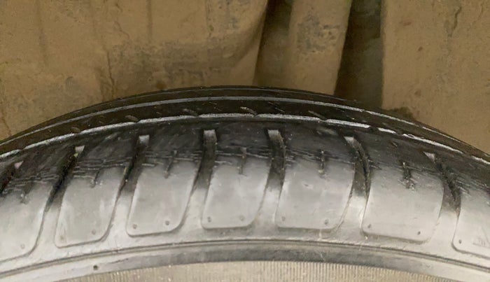 2019 Maruti Swift VXI, Petrol, Manual, 53,394 km, Left Rear Tyre Tread
