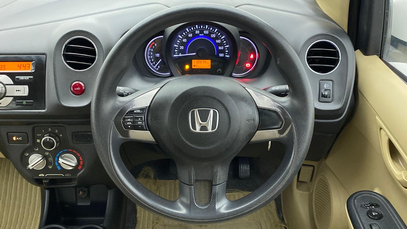 2014 Honda Amaze 1.2L I-VTEC S, Petrol, Manual, 1,11,164 km, Steering Wheel Close Up
