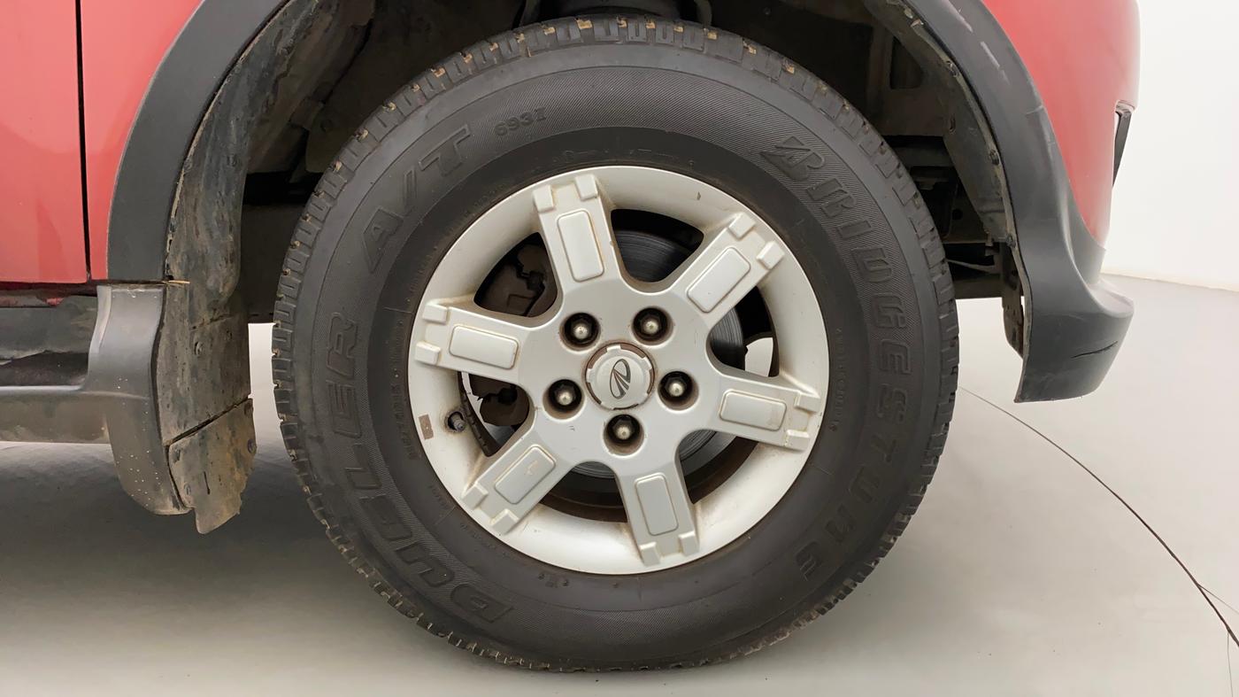 2014 Mahindra Xylo H8 ABS AIRBAG BS IV, Diesel, Manual, 82,595 km, Right Front Wheel