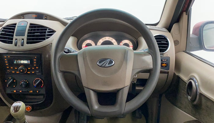2014 Mahindra Xylo H8 ABS AIRBAG BS IV, Diesel, Manual, 82,595 km, Steering Wheel Close Up