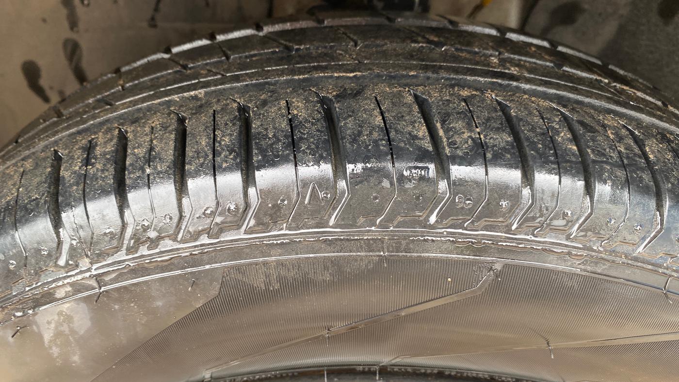 2024 Tata PUNCH ACCOMPLISHED MT CNG, CNG, Manual, 81,291 km, Left Front Tyre Tread