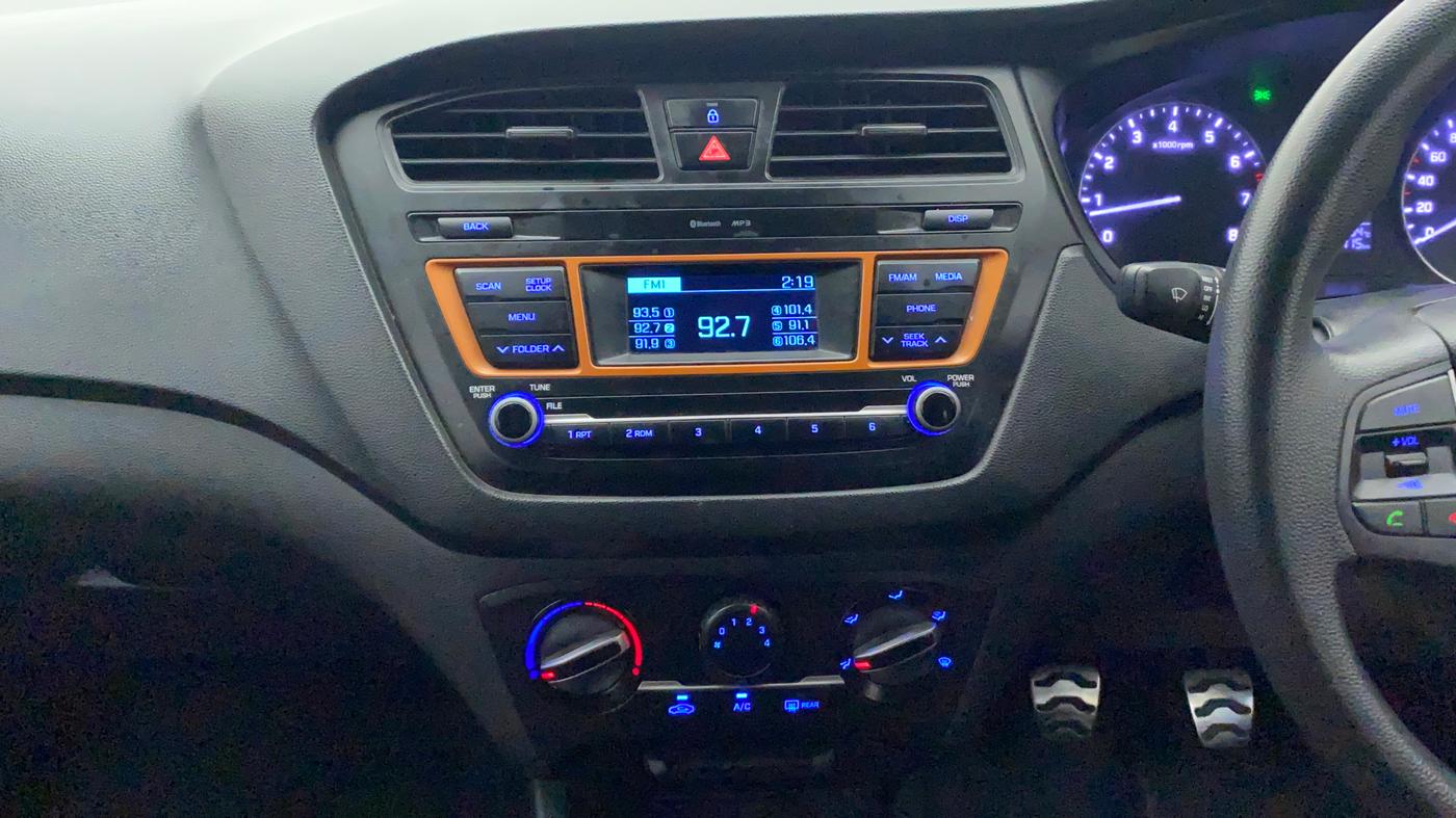 2016 Hyundai i20 Active 1.2 S, Petrol, Manual, 99,715 km, Air Conditioner
