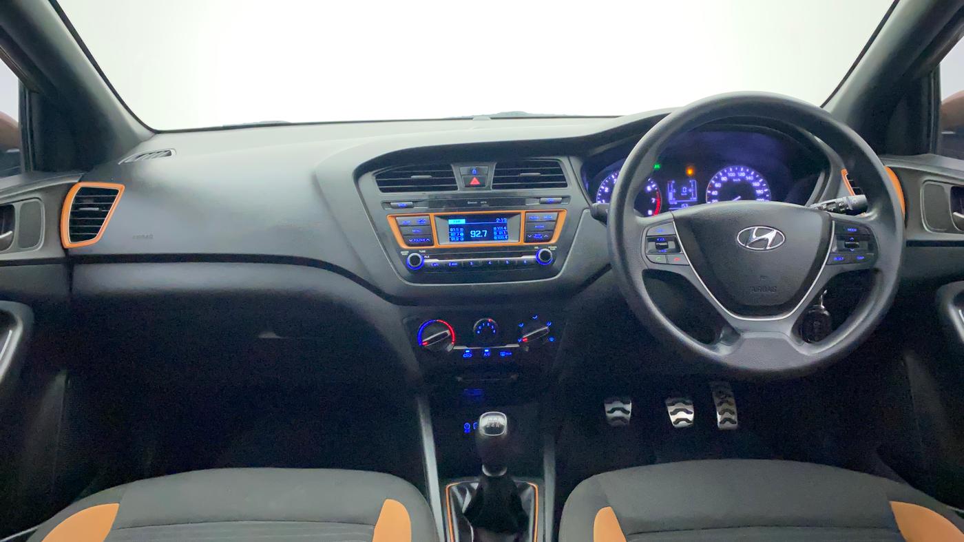 2016 Hyundai i20 Active 1.2 S, Petrol, Manual, 99,715 km, Dashboard