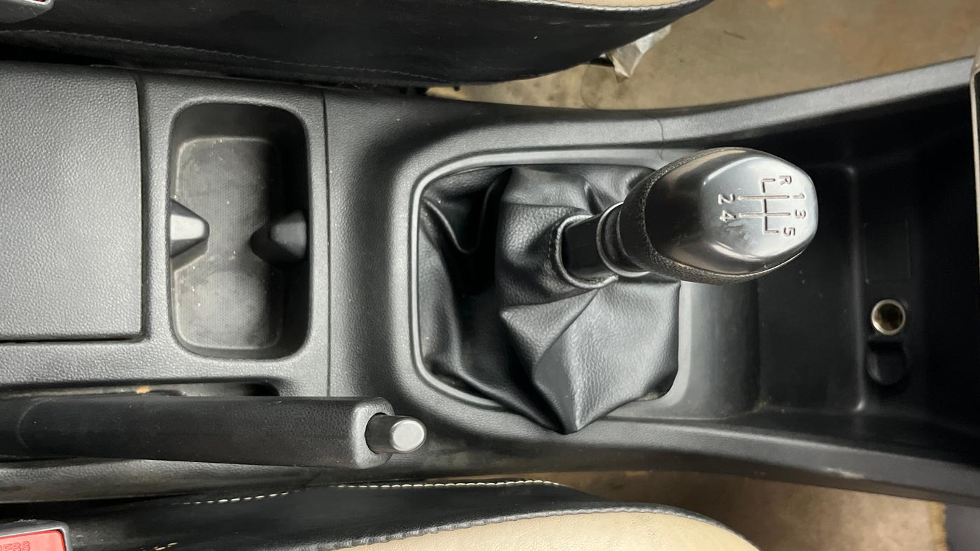 2019 Renault TRIBER RXL MT, Petrol, Manual, 70,354 km, Gear Lever