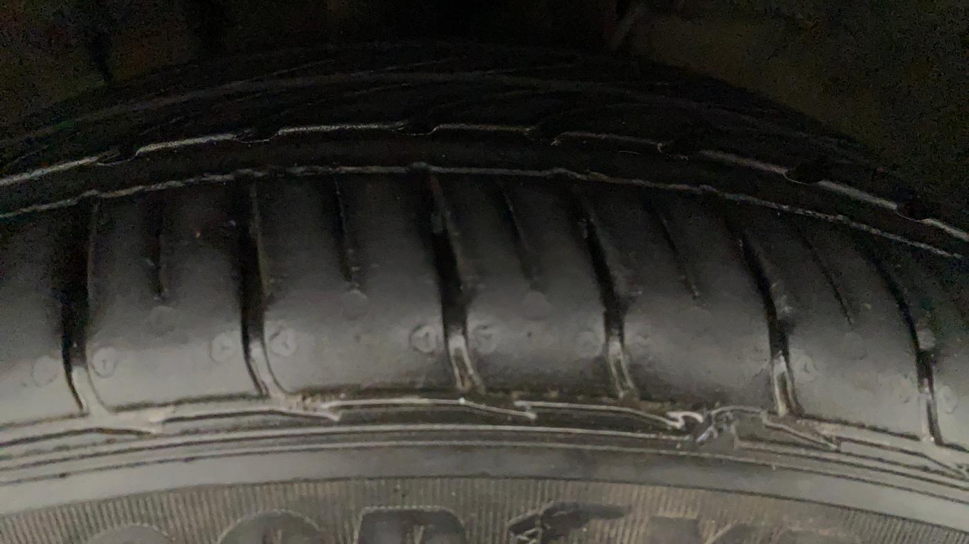 2021 Tata TIGOR XZA PLUS PETROL, Petrol, Automatic, 21,815 km, Right Front Tyre Tread