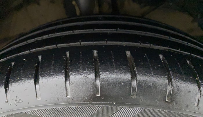 2020 Maruti Baleno ZETA PETROL 1.2, Petrol, Manual, 83,281 km, Right Front Tyre Tread