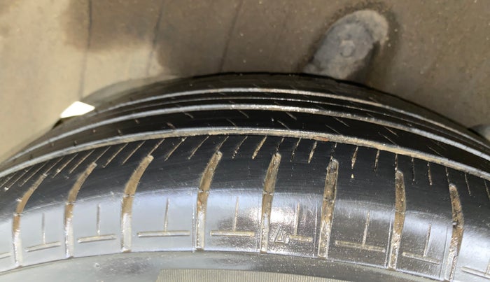 2019 Mahindra XUV300 W8 1.5 DIESEL, Diesel, Manual, 99,220 km, Right Rear Tyre Tread