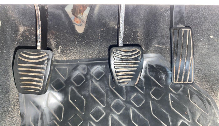 2019 Mahindra XUV300 W8 1.5 DIESEL, Diesel, Manual, 99,220 km, Pedals