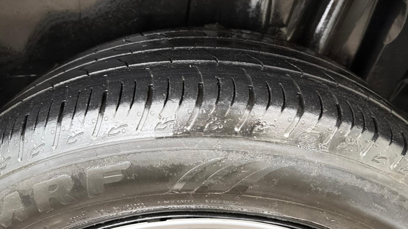 2025 Maruti BREZZA LXI S- CNG, CNG, Manual, 29,363 km, Left Rear Tyre Tread