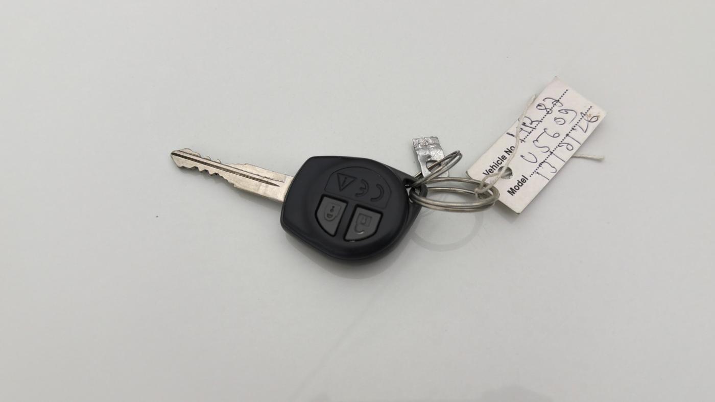 2025 Maruti BREZZA LXI S- CNG, CNG, Manual, 29,363 km, Key Close Up