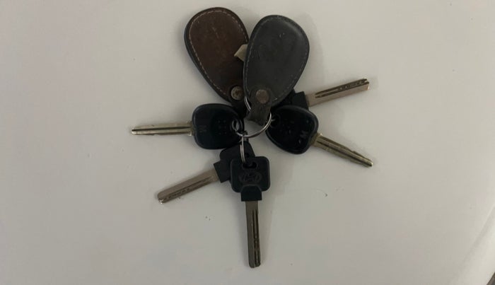 2014 Hyundai Eon ERA +, Petrol, Manual, 44,601 km, Key Close Up