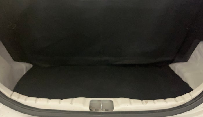 2014 Hyundai Eon ERA +, Petrol, Manual, 44,601 km, Boot Inside