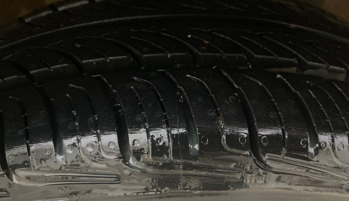 2015 Maruti Alto K10 VXI AMT, Petrol, Automatic, 45,316 km, Right Front Tyre Tread