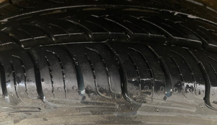 2015 Maruti Alto K10 VXI AMT, Petrol, Automatic, 45,316 km, Left Front Tyre Tread