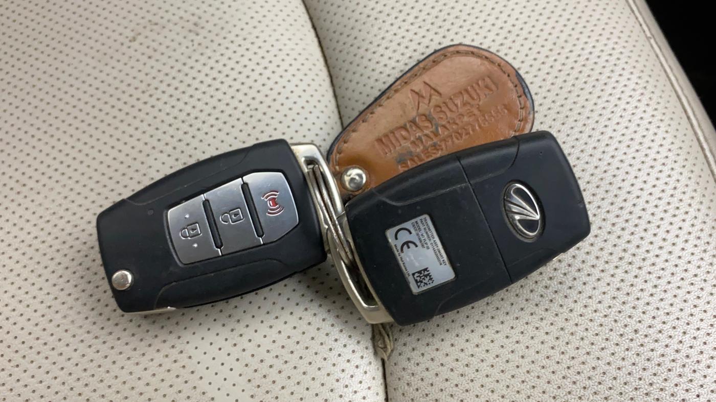 2019 Mahindra XUV300 W8 (O) 1.5 DIESEL, Diesel, Manual, 67,726 km, Key Close Up