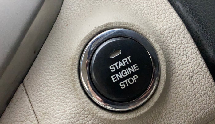 2019 Mahindra XUV300 W8 (O) 1.5 DIESEL, Diesel, Manual, 67,587 km, Keyless Start/ Stop Button