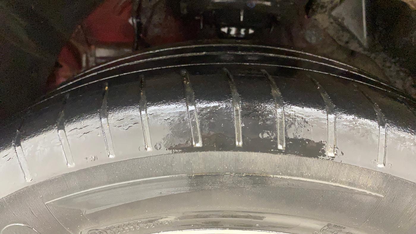 2019 Mahindra XUV300 W8 (O) 1.5 DIESEL, Diesel, Manual, 67,726 km, Left Front Tyre Tread