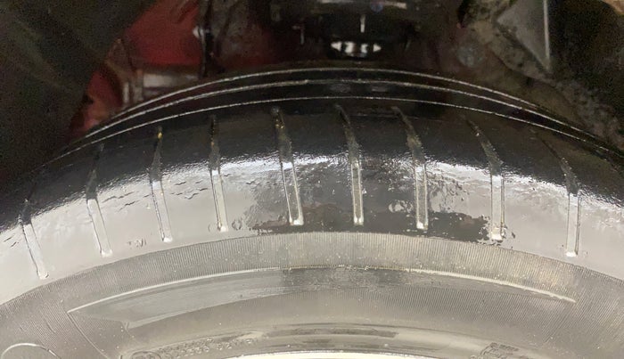 2019 Mahindra XUV300 W8 (O) 1.5 DIESEL, Diesel, Manual, 67,587 km, Left Front Tyre Tread
