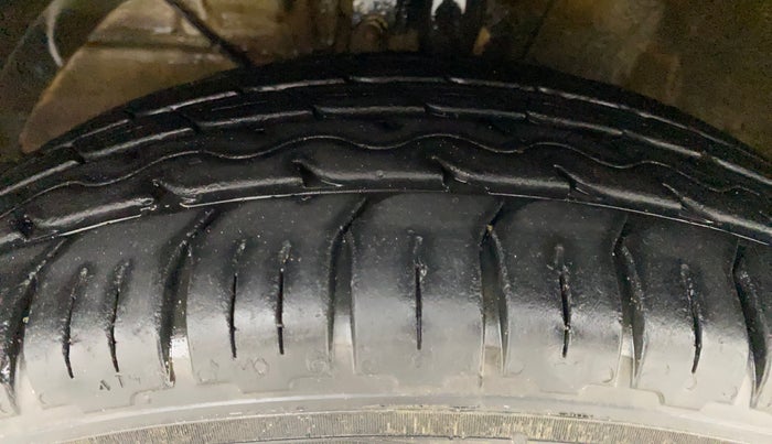 2021 Maruti XL6 ZETA AT, Petrol, Automatic, 36,494 km, Left Front Tyre Tread