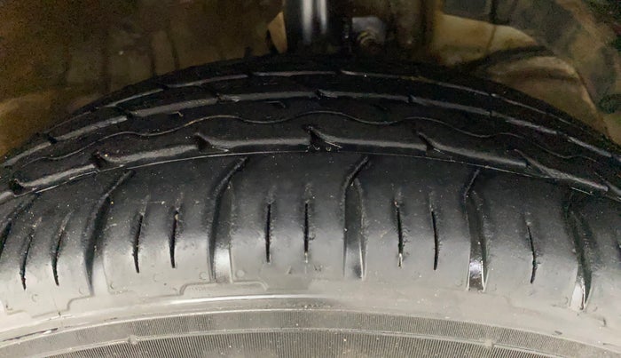 2021 Maruti XL6 ZETA AT, Petrol, Automatic, 36,494 km, Right Front Tyre Tread