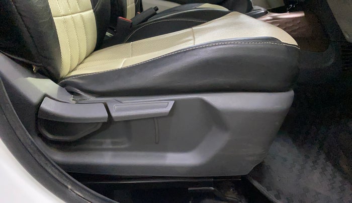 2022 Hyundai AURA S 1.2 CNG, CNG, Manual, 62,265 km, Driver Side Adjustment Panel