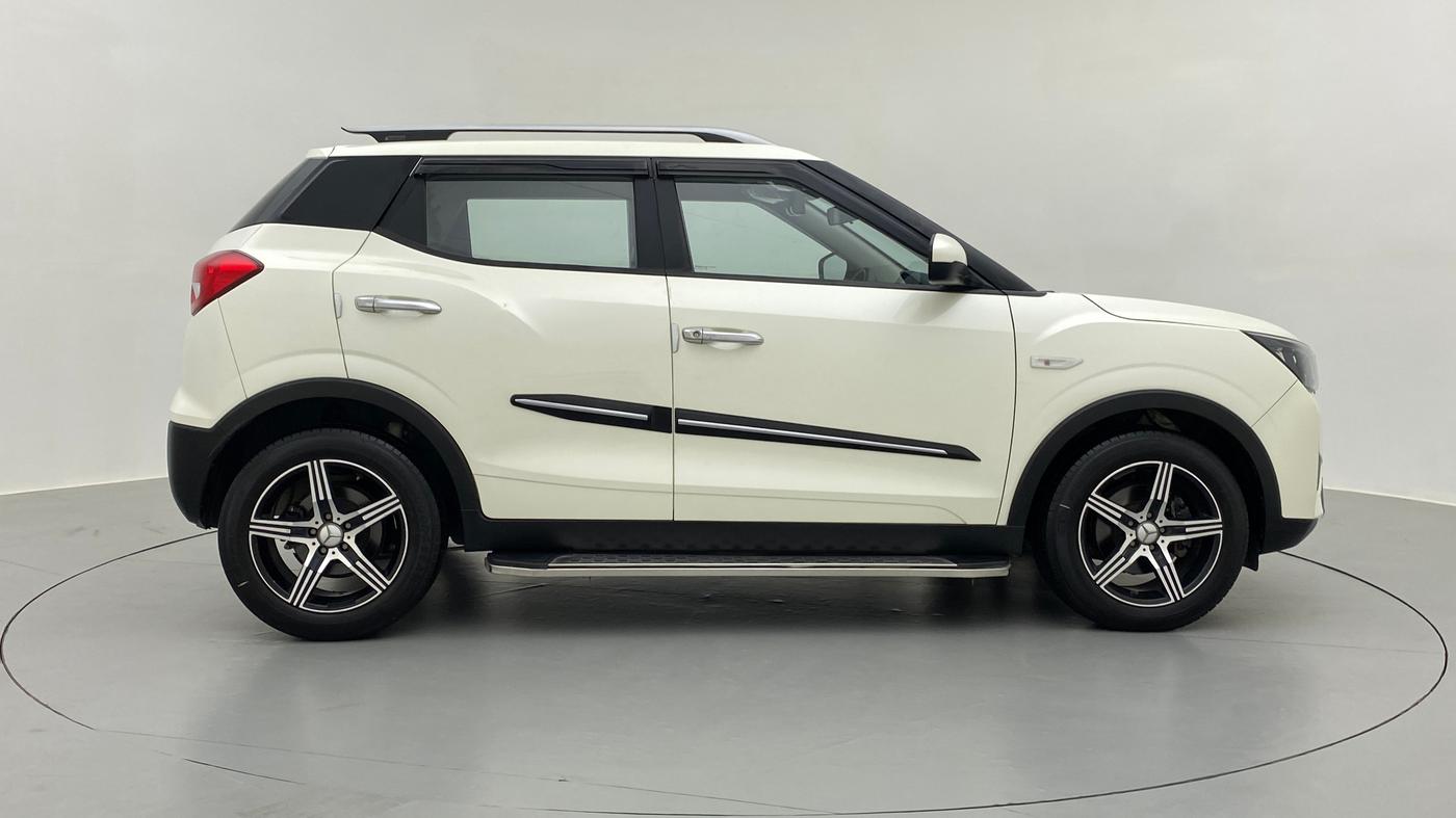 2019 Mahindra XUV300 1.2 W4 MT, Petrol, Manual, 18,143 km, Right Side View