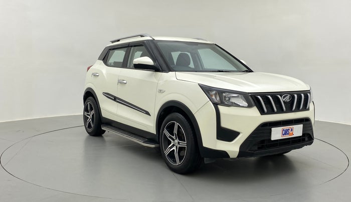 2019 Mahindra XUV300 1.2 W4 MT, Petrol, Manual, 18,143 km, Right Front Diagonal