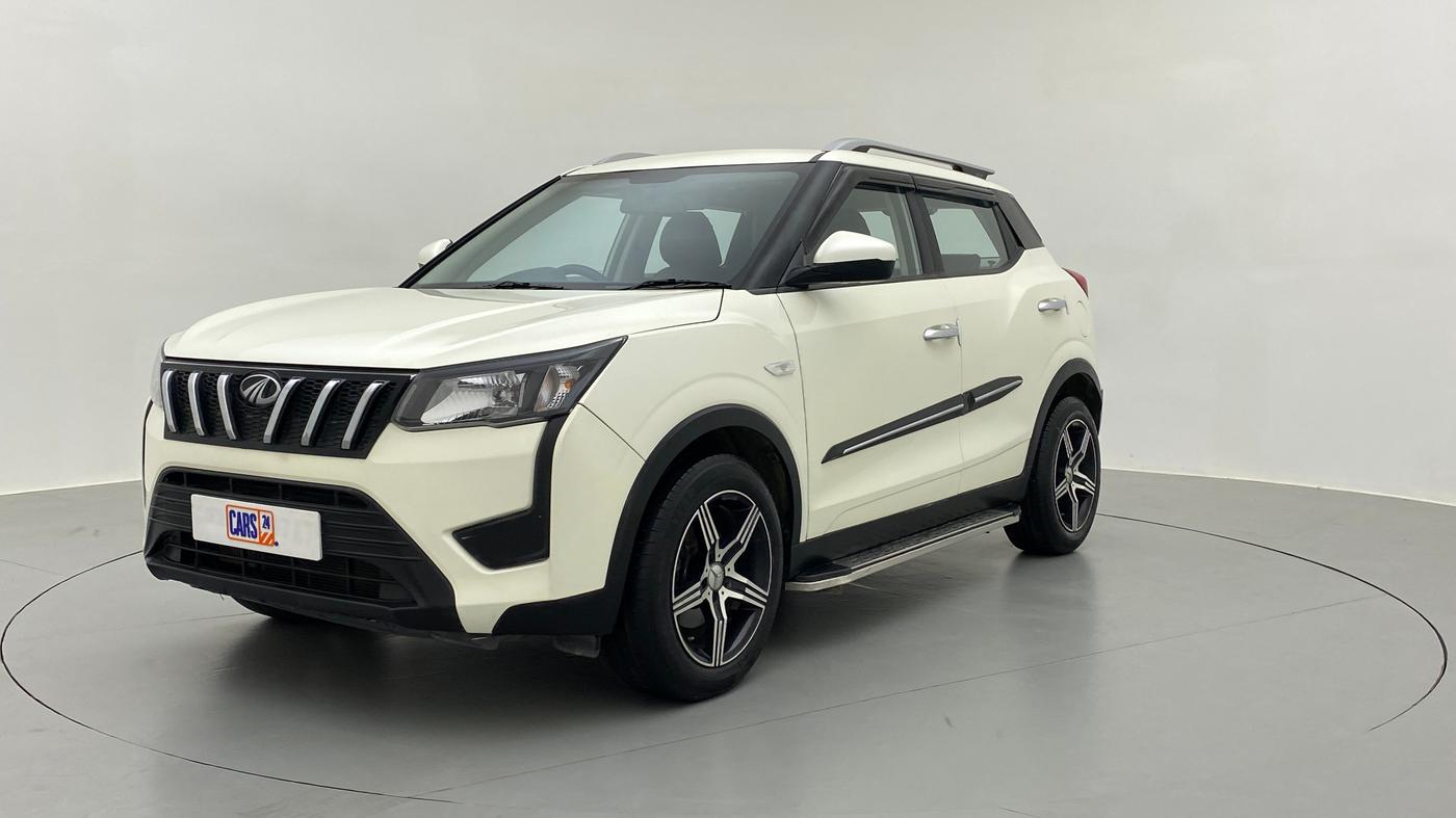 2019 Mahindra XUV300 1.2 W4 MT, Petrol, Manual, 18,143 km, Left Front Diagonal