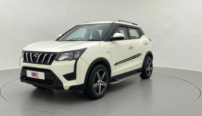 2019 Mahindra XUV300 1.2 W4 MT, Petrol, Manual, 18,143 km, Left Front Diagonal