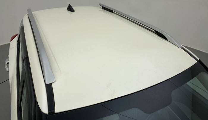 2019 Mahindra XUV300 1.2 W4 MT, Petrol, Manual, 18,143 km, Roof