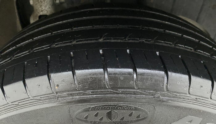 2019 Mahindra XUV300 1.2 W4 MT, Petrol, Manual, 18,143 km, Left Rear Tyre Tread