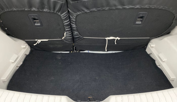 2019 Mahindra XUV300 1.2 W4 MT, Petrol, Manual, 18,143 km, Boot Inside