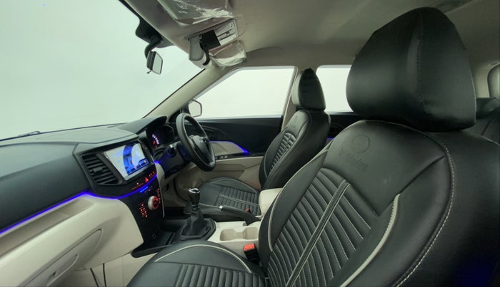2019 Mahindra XUV300 1.2 W4 MT, Petrol, Manual, 18,143 km, Right Side Front Door Cabin