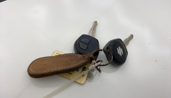 2016 Maruti Ertiga VXI, CNG, Manual, 69,787 km, Key Close Up