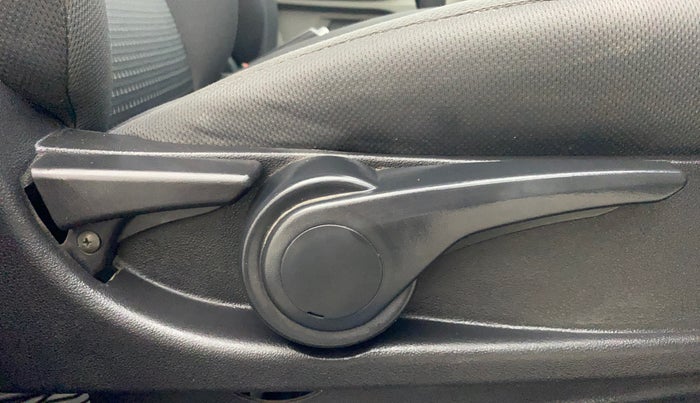 2019 Tata Tiago XZ PLUS PETROL, Petrol, Manual, 25,339 km, Driver Side Adjustment Panel