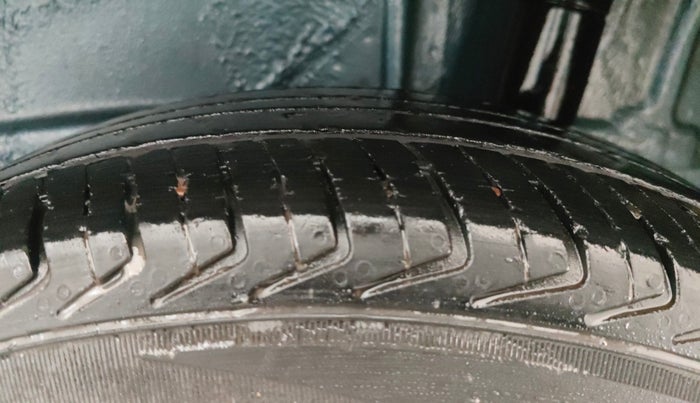 2021 Maruti New Wagon-R LXI CNG (O) 1.0, CNG, Manual, 43,307 km, Left Rear Tyre Tread