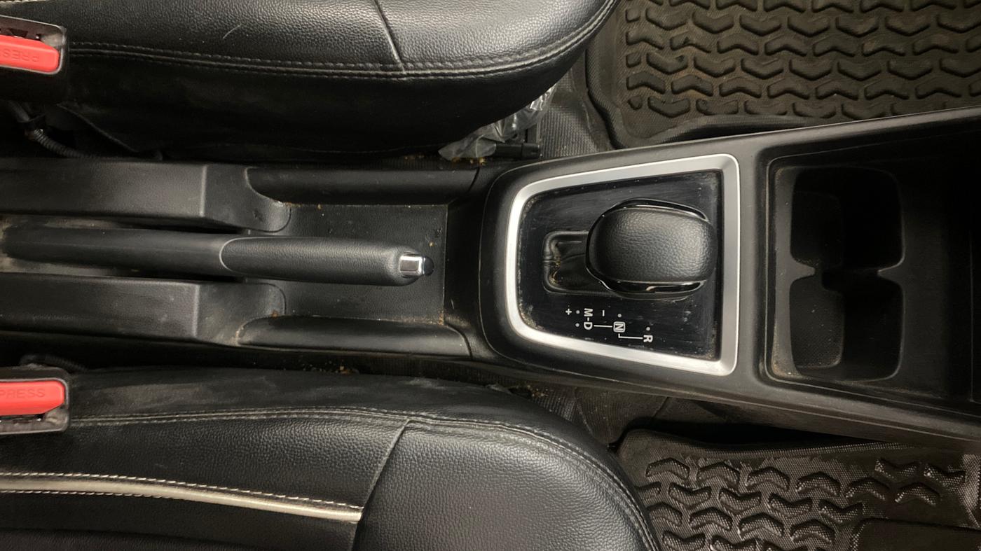 2023 Maruti Swift VXI AMT, Petrol, Automatic, 40,865 km, Gear Lever