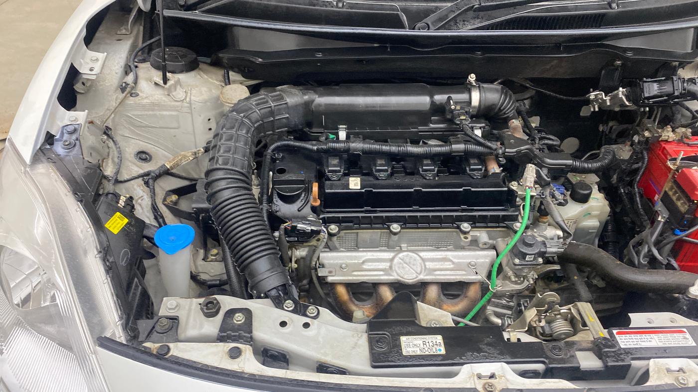 2023 Maruti Swift VXI AMT, Petrol, Automatic, 40,865 km, Engine View - Right