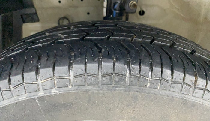 2016 Maruti Swift LXI OPT, Petrol, Manual, 29,093 km, Left Front Tyre Tread