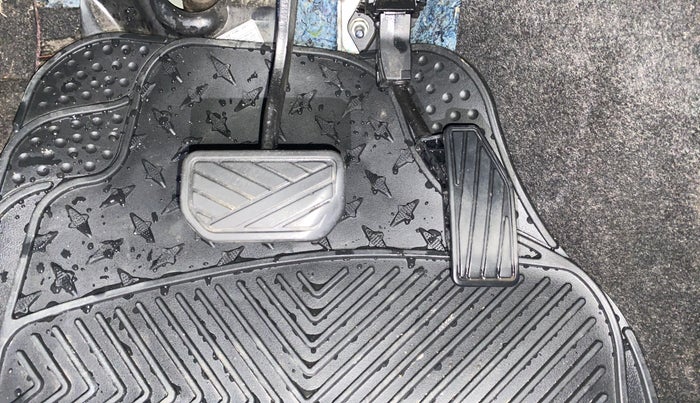 2019 Maruti Swift ZXI AMT, Petrol, Automatic, 55,607 km, Pedals