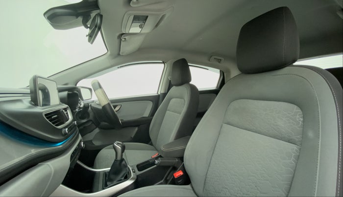 2020 Tata ALTROZ XZ PETROL, Petrol, Manual, 41,505 km, Right Side Front Door Cabin