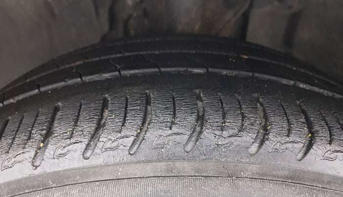 2020 Tata ALTROZ XZ PETROL, Petrol, Manual, 41,505 km, Left Front Tyre Tread