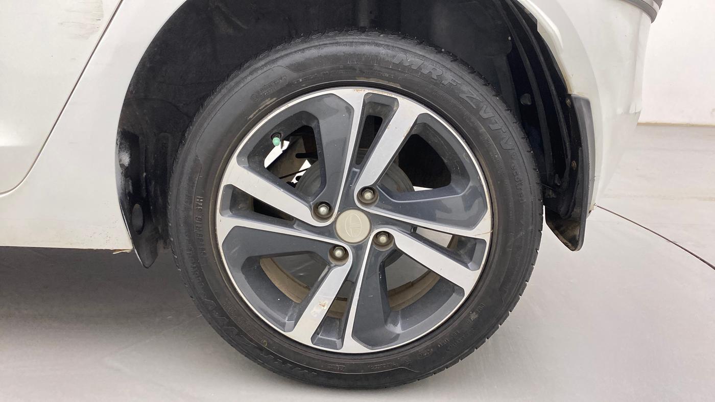 2020 Tata ALTROZ XZ PETROL, Petrol, Manual, 41,505 km, Left Rear Wheel