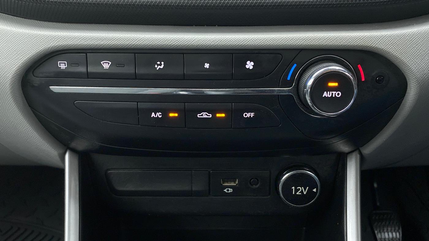 2020 Tata ALTROZ XZ PETROL, Petrol, Manual, 41,505 km, Automatic Climate Control