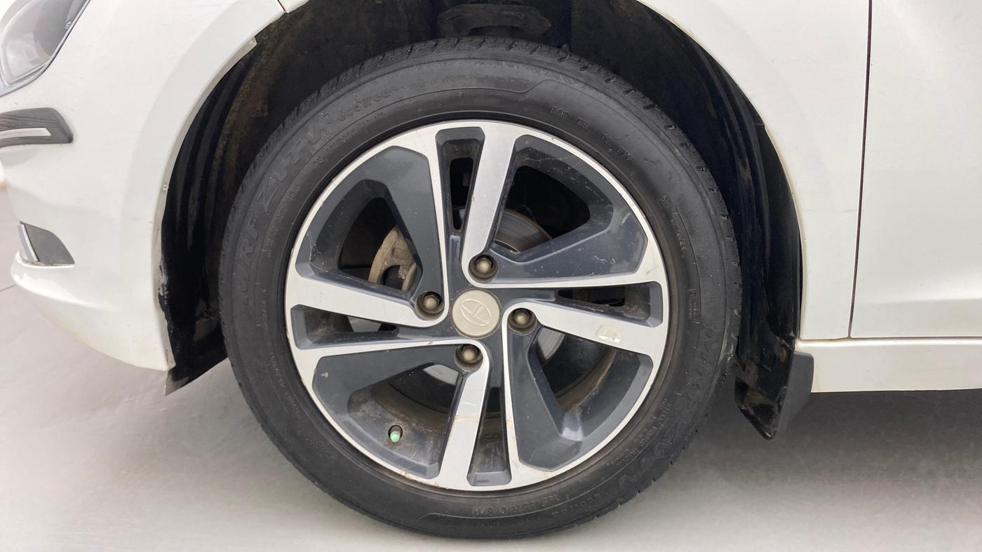 2020 Tata ALTROZ XZ PETROL, Petrol, Manual, 41,505 km, Left Front Wheel