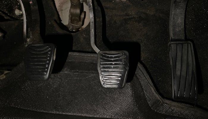 2019 Mahindra KUV 100 NXT K2 P 6 STR, Petrol, Manual, 70,016 km, Pedals