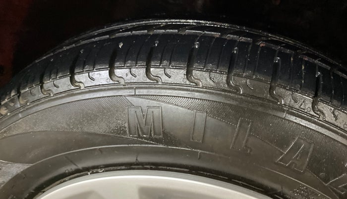 2019 Mahindra KUV 100 NXT K2 P 6 STR, Petrol, Manual, 70,016 km, Right Front Tyre Tread